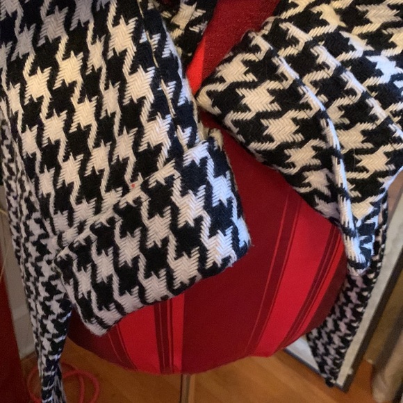 Gently worn express houndstooth coat - Picture 3 of 3